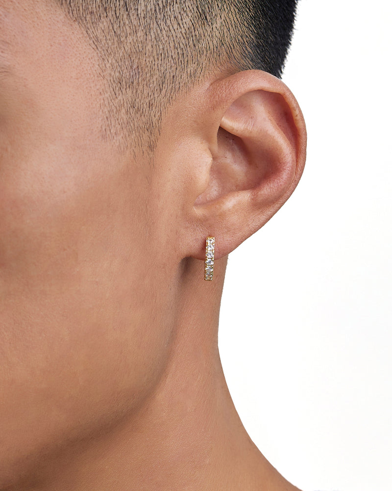 FROZEN HOOP ピアス 18K Gold 着用写真