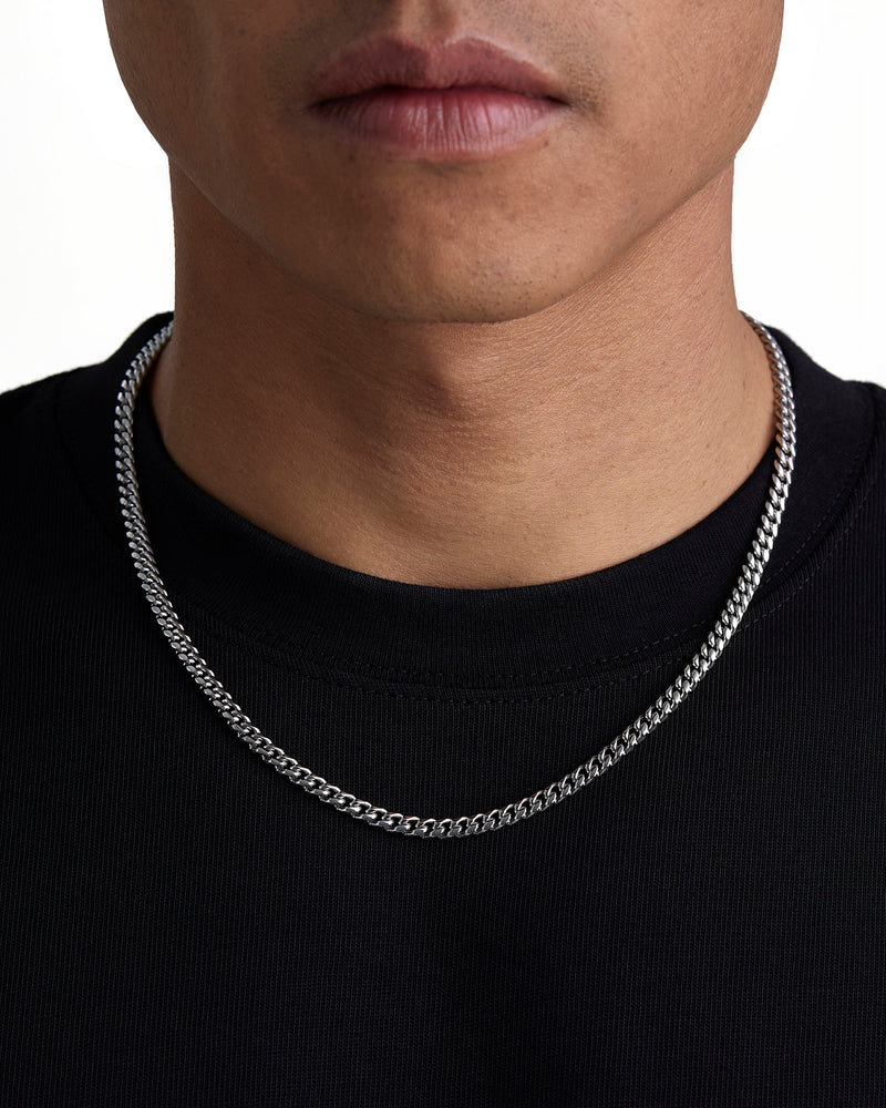 PLAIN 5mm キューバン チェーン White Gold 着用写真